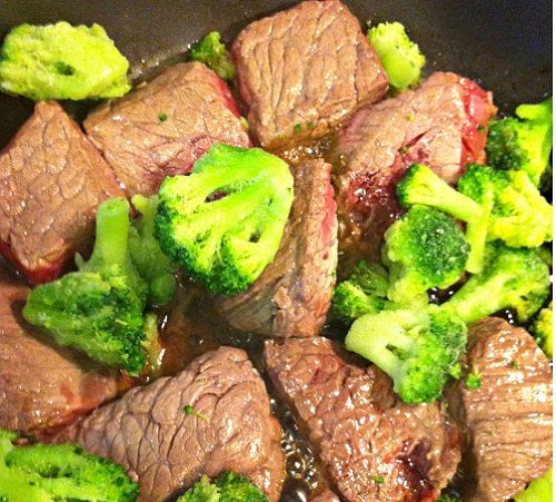 Top 20 Healthiest Food For Your Dog Broccoli for dog 02 | Dogs