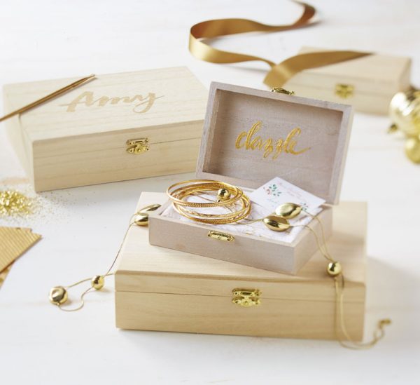 10 Ways to Make Meaningful Gifts that Show Your Love 7 10 Ways to Make Meaningful Gifts that Show Your Love Personalized jewelry box gift 2 | Gift Ideas