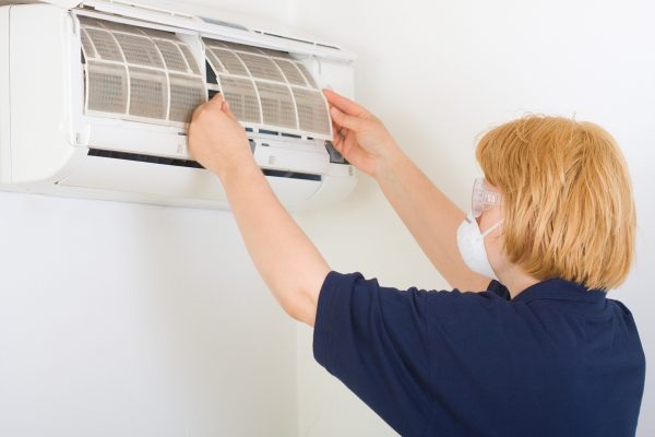 7 DIY Tips for Air Conditioners which are Surprisingly Effective Changing the air filter 1 | Technology