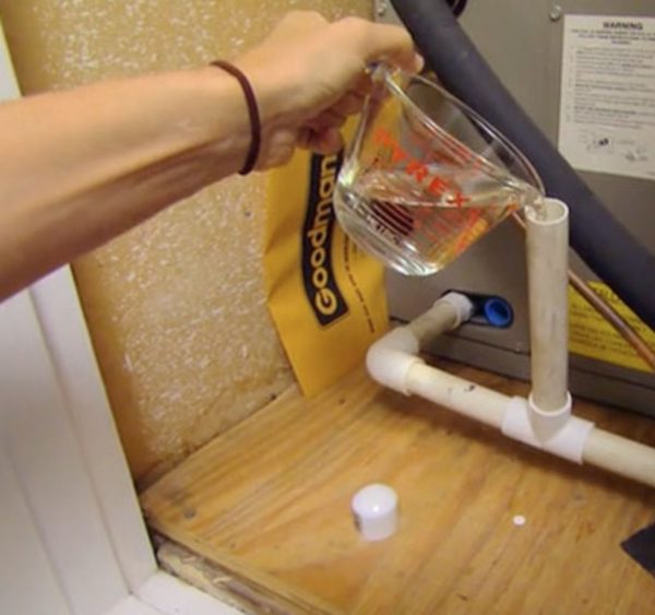 7 DIY Tips for Air Conditioners which are Surprisingly Effective Cleaning the condensate drain 1 | Technology
