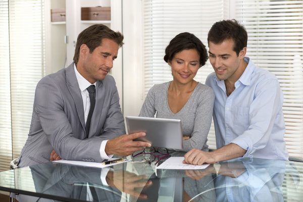 How to Get the Best Rates on Your Car Insurance 3 How to Get the Best Rates on Your Car Insurance tablet car insurance broker | Business & Finance