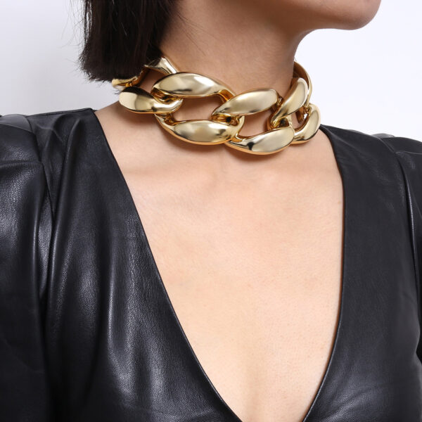 chocker chain