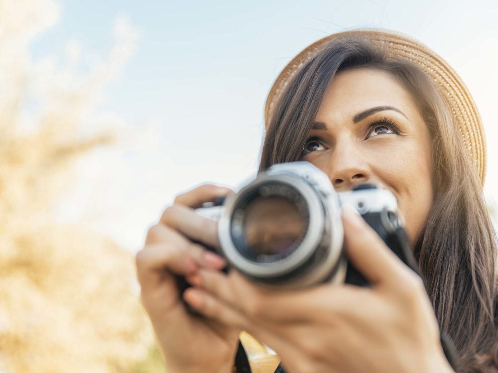 Capturing the Beauty of the UAE: Photography Tips for Travelers 5 photographer